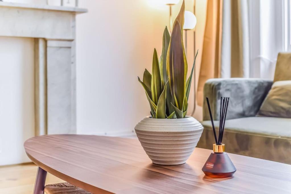 Knightsbridge Stylish Two Bedroom Apartment London Eksteriør billede