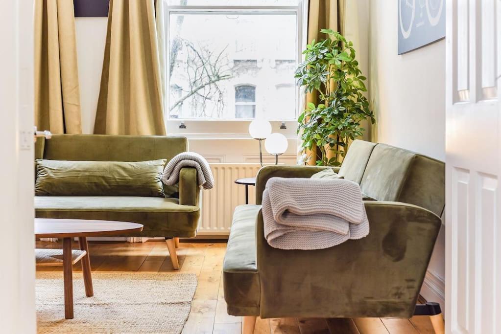 Knightsbridge Stylish Two Bedroom Apartment London Eksteriør billede