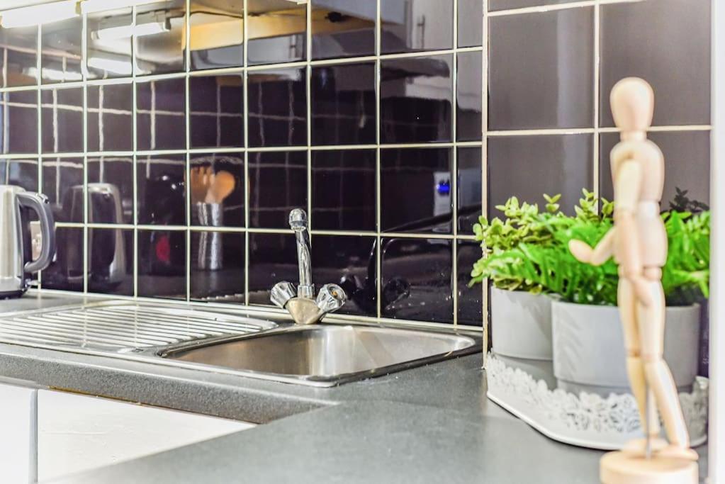 Knightsbridge Stylish Two Bedroom Apartment London Eksteriør billede